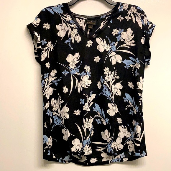 Worthington Tops - 🌷3/$20!! Black top with white + blue flowers